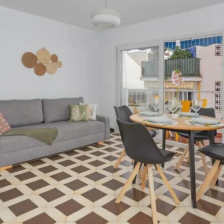 Апартаменты Seabreezegetaway Oldtownliving