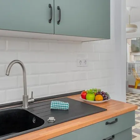 Seabreezegetaway Oldtownliving Апартаменты